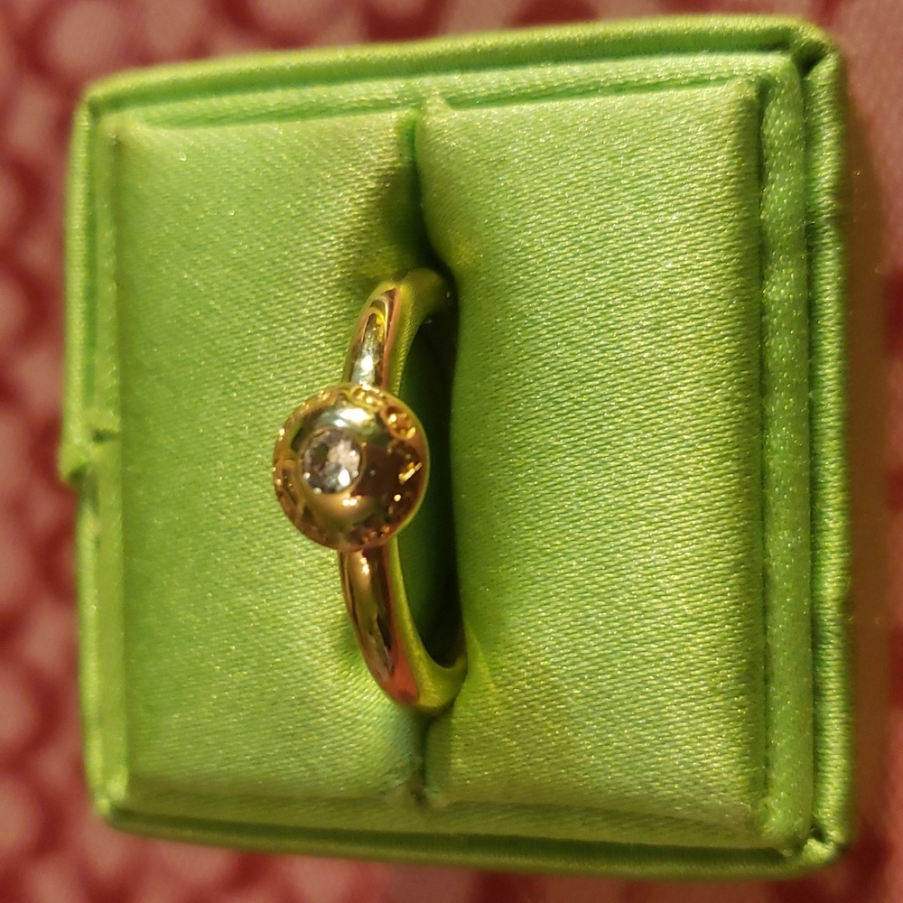 Simple sparkly Ring